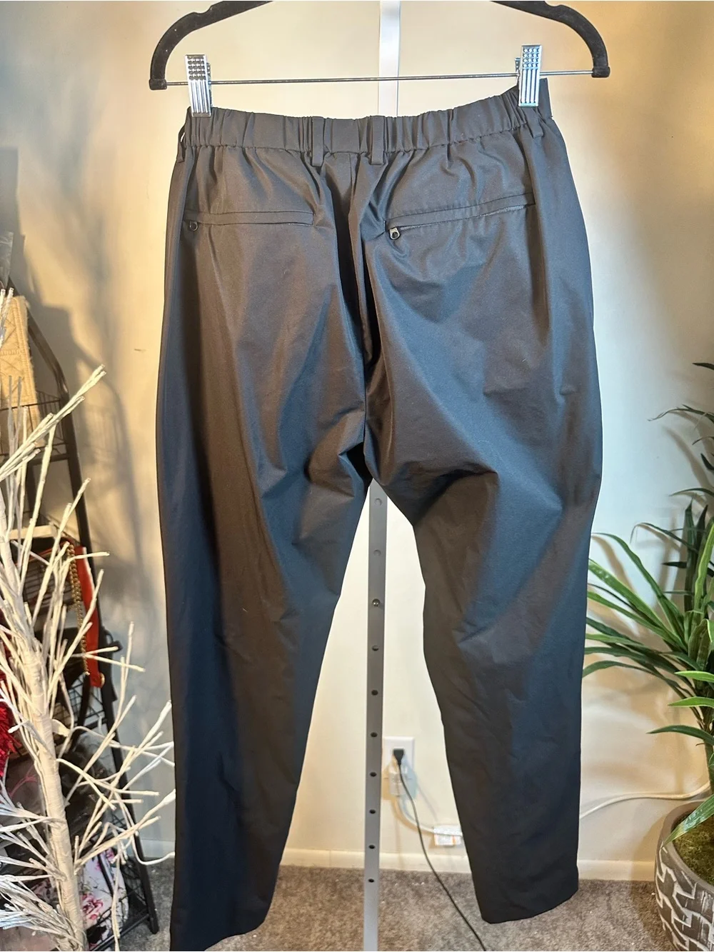 J79. Banana Republic Men's Black Dress Pants